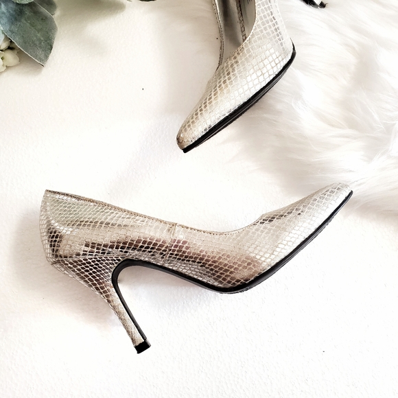 RAMPAGE Silver Classic Pump "Nicki" Sz 6 Excellent - Picture 2 of 14